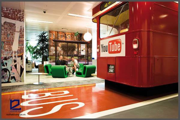 Văn phòng làm việc của Youtube với mô hình xe buýt